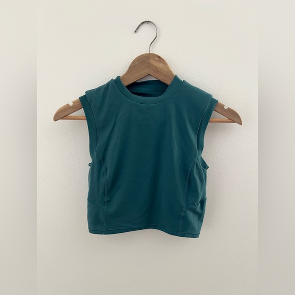 lululemon athletica Tops - Lululemon Sleeveless Cropped Active Top in Teal